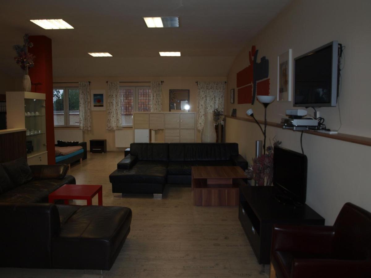 Bailando Studio Neratovice Eksteriør bilde